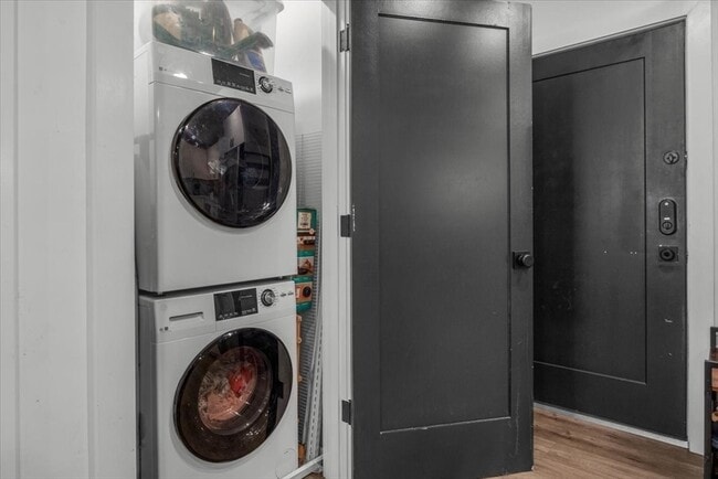 Building Photo - 173 Magnolia St