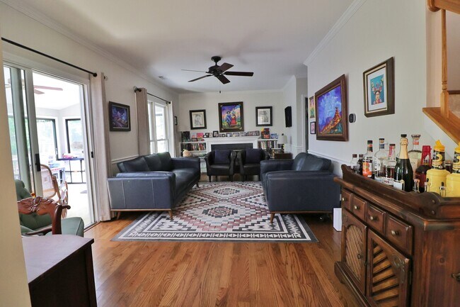 Building Photo - 2804 Cove Ridge Rd