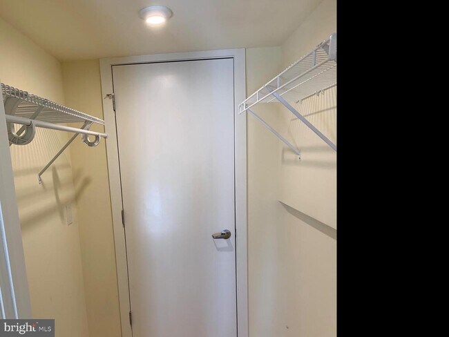Primary Photo - 44 N 4th St