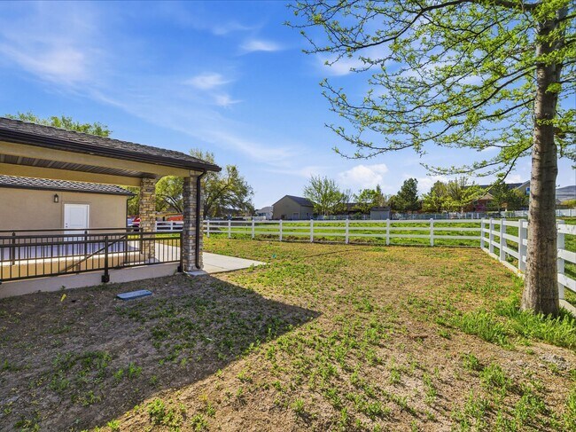 Building Photo - RES_O VAN DER WATT_14512