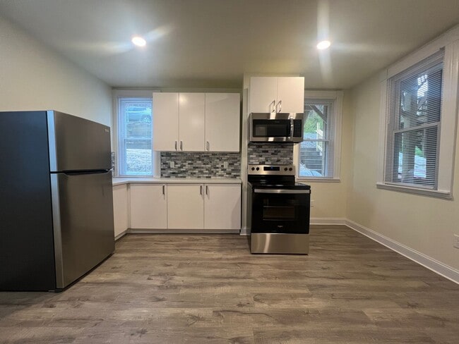 Building Photo - Updated 1BR Apartment Now Available
