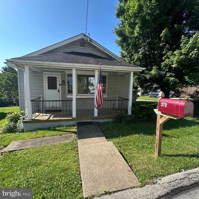 Building Photo - 379 Dehaven St
