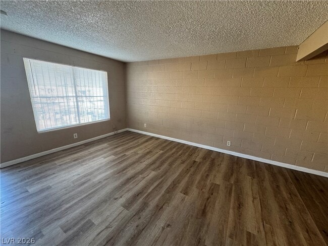 Building Photo - 615 S Royal Crest Cir