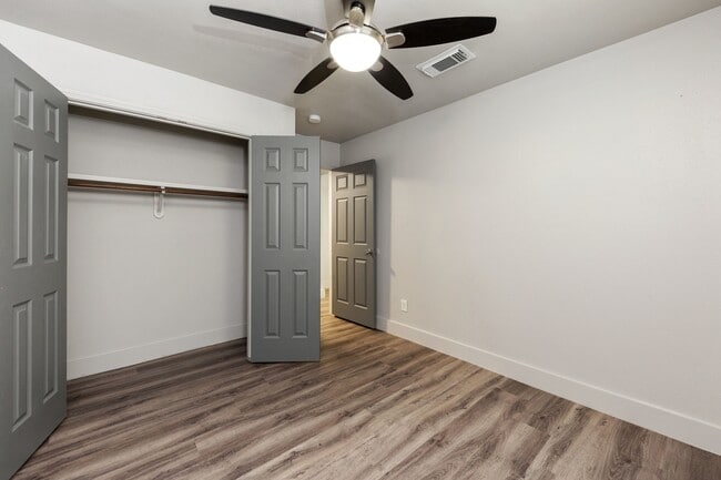 Building Photo - 203 N Milby St