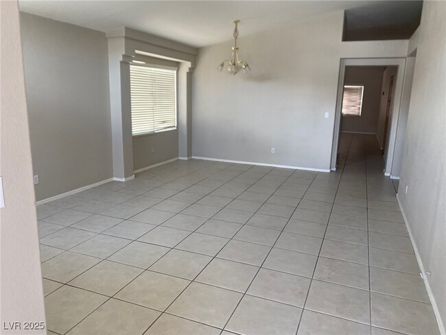 Building Photo - 4358 Mesa Hill Dr