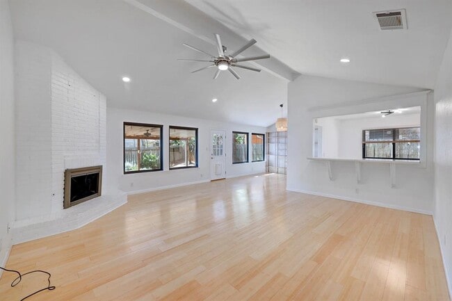 Building Photo - 10229 Missel Thrush Dr