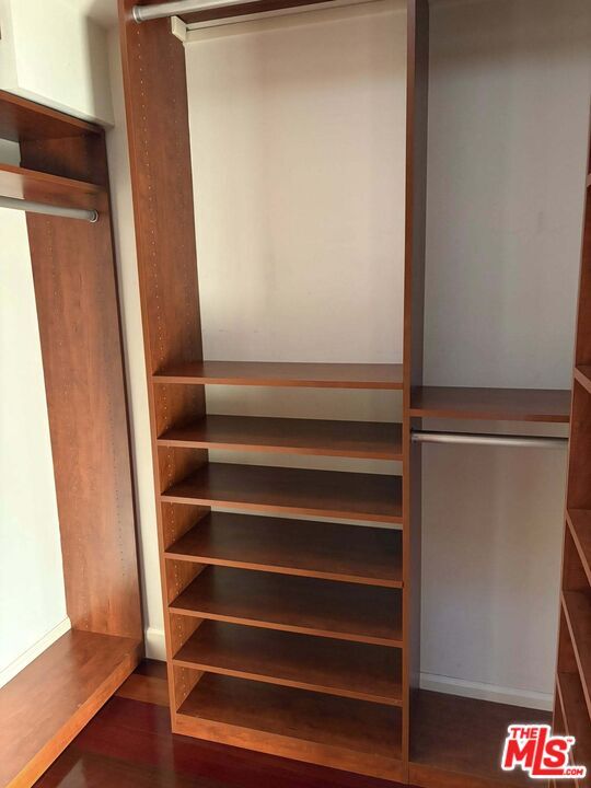 Building Photo - 832 N Las Palmas Ave