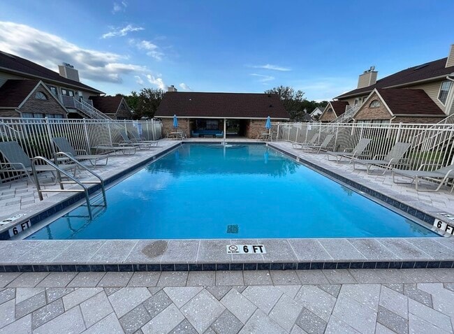 Building Photo - 5001 Grande Dr