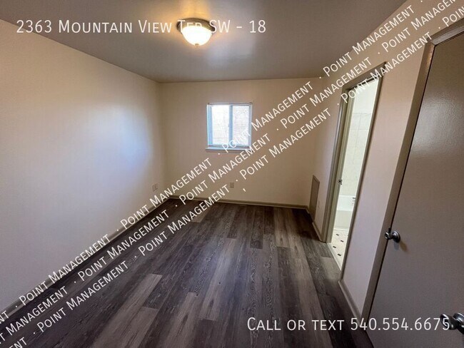 Building Photo - 2363 Mountain View Terrace SW