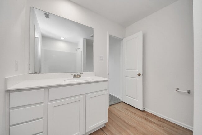 Building Photo - 9010 Estes Lks Dr