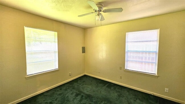 Building Photo - 4303 Howcher St