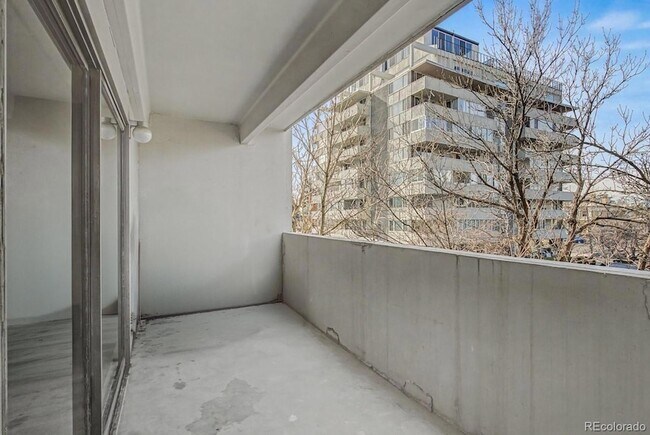 Building Photo - 777 N Washington St