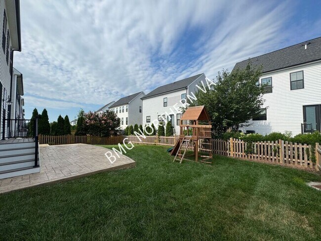 Building Photo - 25459 Byrnes Crossing Dr