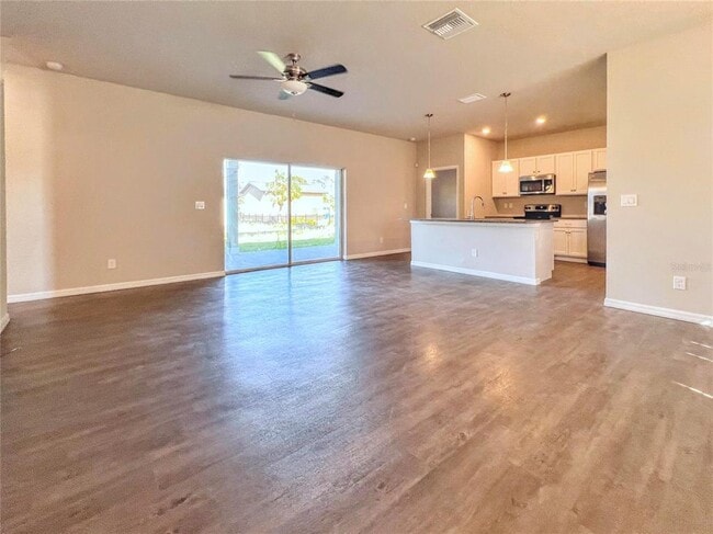 Building Photo - 2166 Carpenter Ln