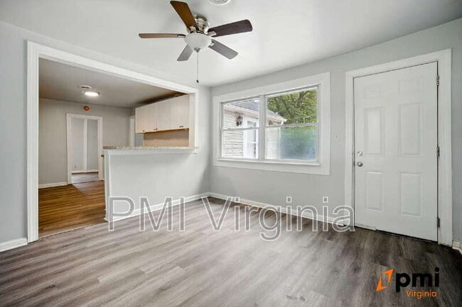 Building Photo - 2727 Jamestown Ave