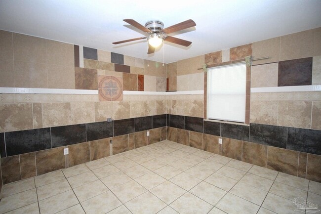 Building Photo - 130 E 9 Mile Rd