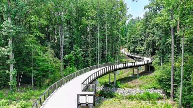 Building Photo - 120 Grand Cres