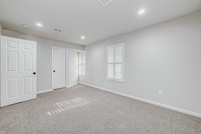 Building Photo - 3102 Glenn Lakes Ln