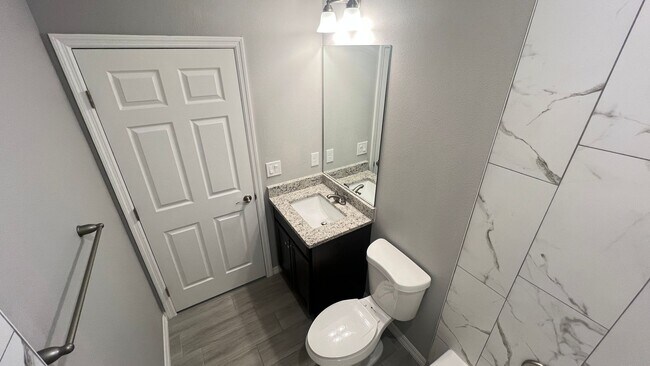 Building Photo - Gorgeous 3 Bedroom, 2 Bathroom Home in Palm Bay!!