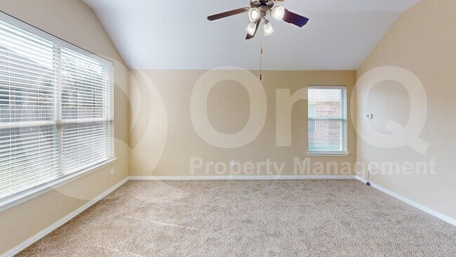 Building Photo - 1921 Highland Haven Ln
