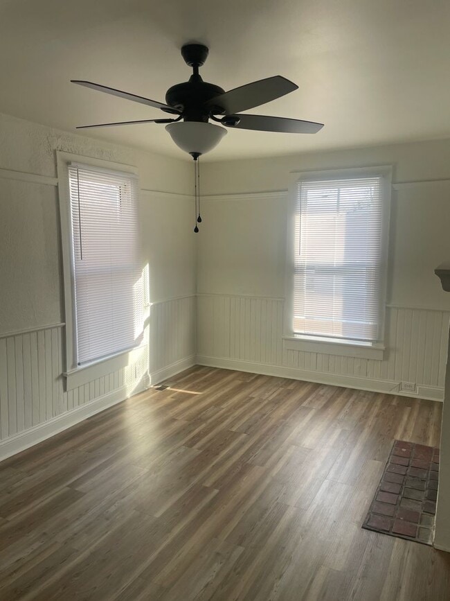 Building Photo - 3 Br 1 Bath House