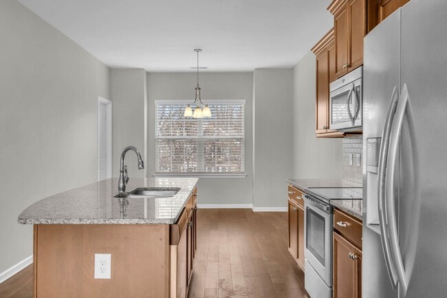 Building Photo - Middle Tennessee Blvd Townhome