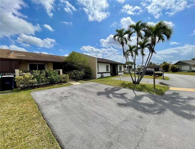 Building Photo - 11315 SW 123rd Ave