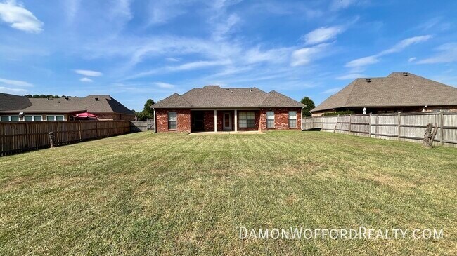 Building Photo - 117 Memory Lane