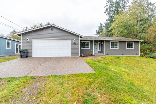 Primary Photo - Updated 2-Bedroom Home with Bonus Room on ...