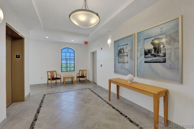 Building Photo - 511 Lucerne Ave