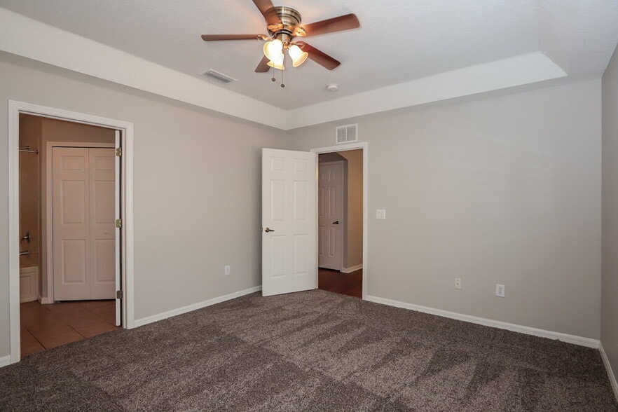 Building Photo - 11116 Newbridge Dr