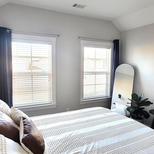 Building Photo - 821 Hedgefield Way