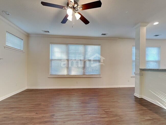 Building Photo - 105 Redrock Ct