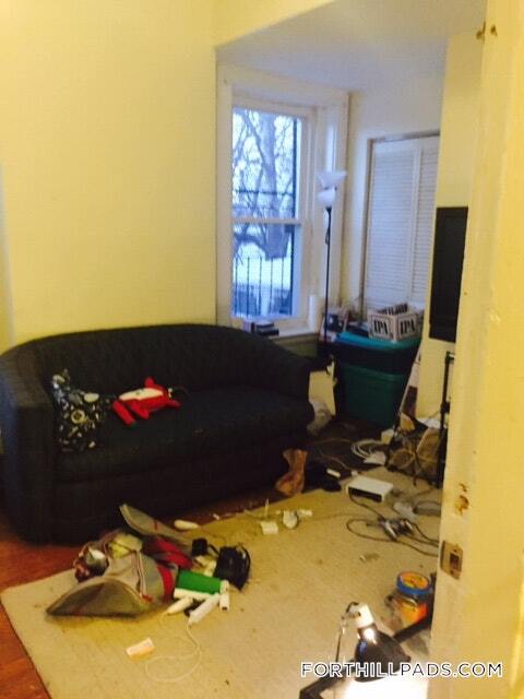 Building Photo - 227 Roxbury St