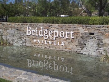 Building Photo - Bridgeport 3 Bedroom Townhome in Valencia!