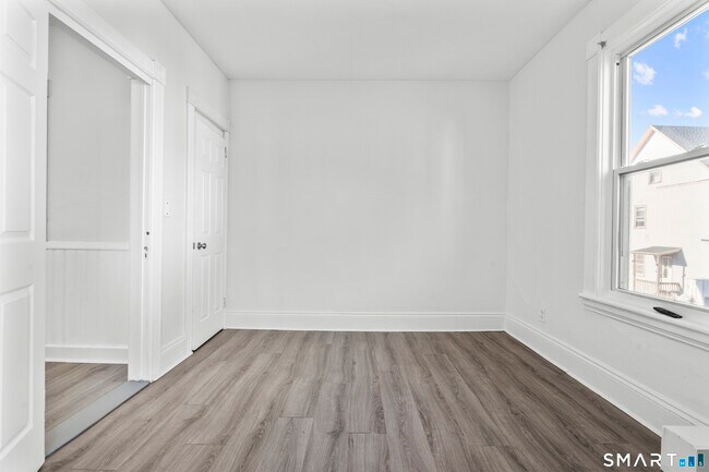 Building Photo - 394 Gregory St