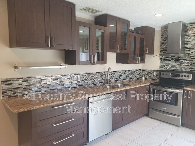 Building Photo - 5940 5th Ave N