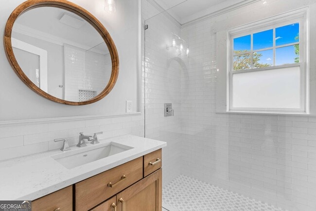 Building Photo - 795 St Charles Ave NE