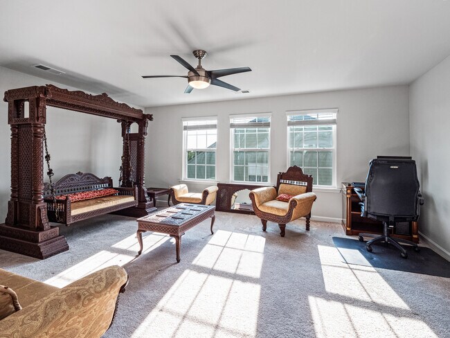 Building Photo - 15429 Topanga Dr