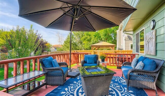 Building Photo - Incredible Tri-level home in Cherry Creek ...