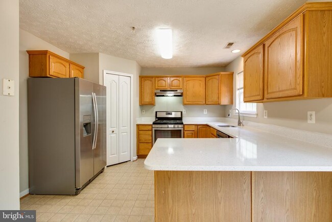 Building Photo - 3274 Halcyon Ct