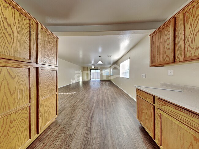 Building Photo - 3712 W Darrow St