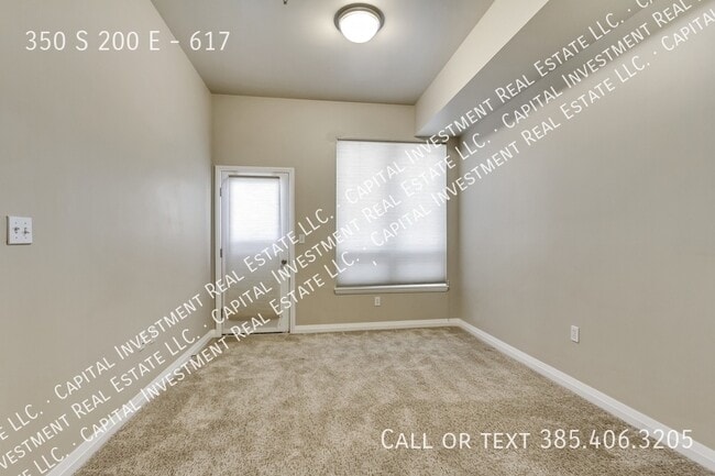 Building Photo - 350 S 200 E