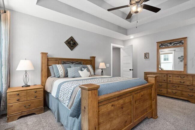 Building Photo - 4 Bedroom Near Post With River Access For ...
