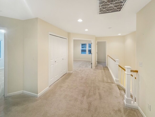 Building Photo - Spacious Rockport home in beautiful Bothell Community