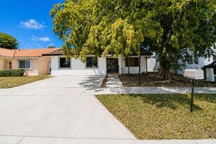 Building Photo - 10088 SW 143rd Ct