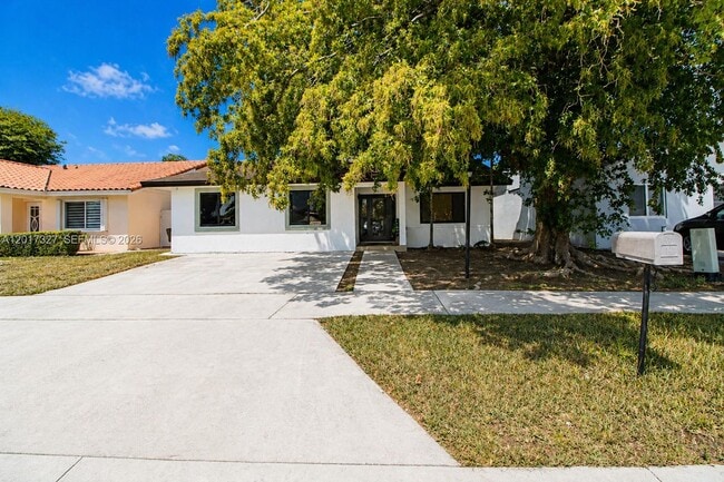 Building Photo - 10088 SW 143rd Ct