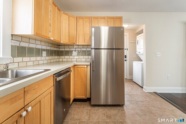 Building Photo - 15 Cowles St