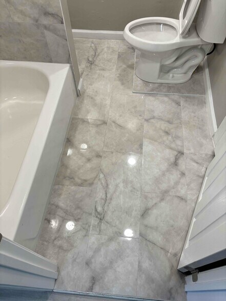 Building Photo - 43 Ross St