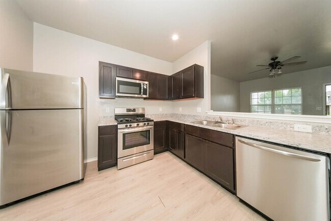 Building Photo - 9601 Evie Dr